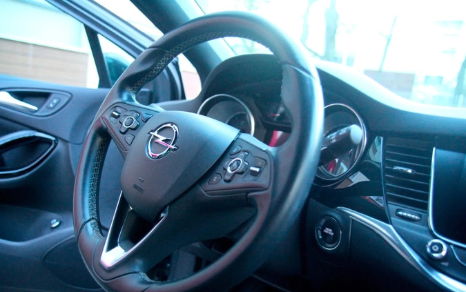Opel Astra cena 43000 przebieg: 125800, rok produkcji 2016 z Legionowo małe 67